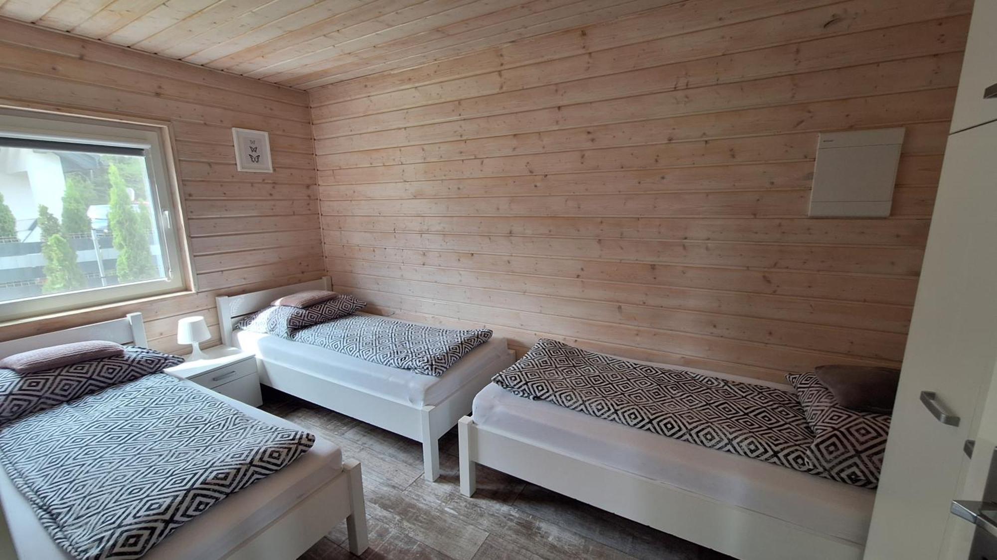Domki Komfort Caloroczne Zator Ngoại thất bức ảnh
